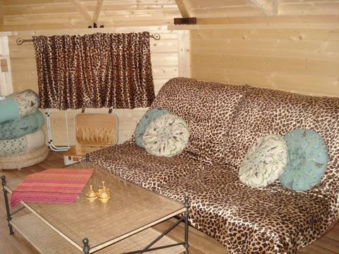 HÉBERGEMENT INSOLITE 4 personnes - Refuge - Esprit cabane - Sans eau ni sanitaire 2/4 places,