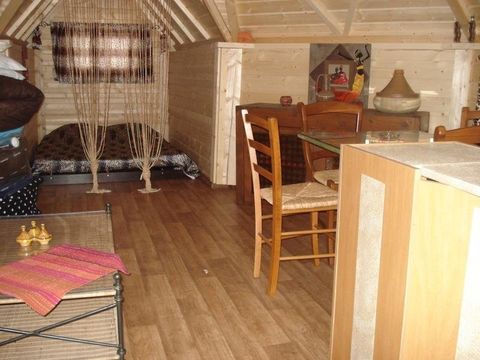 HÉBERGEMENT INSOLITE 4 personnes - Refuge - Esprit cabane - Sans eau ni sanitaire 2/4 places,