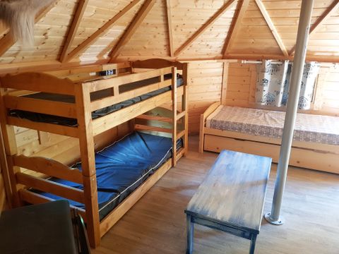 HÉBERGEMENT INSOLITE 6 personnes - Refuge - Esprit cabane - Sans eau ni sanitaire 4/6 places