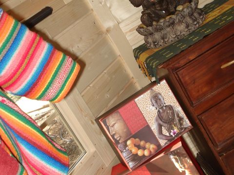 HÉBERGEMENT INSOLITE 3 personnes - Refuge - Esprit cabane  - Sans eau ni sanitaire 2/3 places