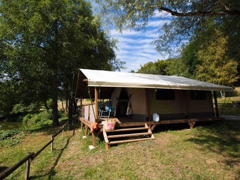 Tente en toile et en bois 5 personnes - Grande Lodge Nature et Luxe sans sanitaires