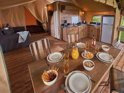 Tente en toile et en bois 7 personnes - Lodge Grand Confort