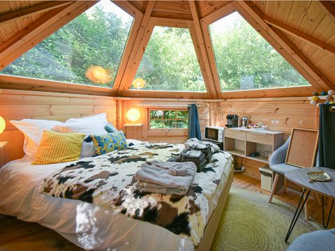 HÉBERGEMENT INSOLITE 2 personnes - Bulle en Bois de Chantilly, sans sanitaires, sans cuisine