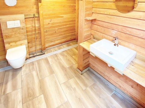 HÉBERGEMENT INSOLITE 2 personnes - Bulle en Bois de Chantilly, sans sanitaires, sans cuisine