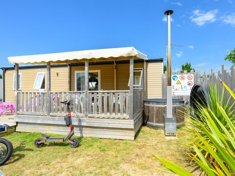 MOBILHOME 7 personnes - Premium  Jardin- 38.5m² - 3 chambres - 2 SDB - Bain Nordique