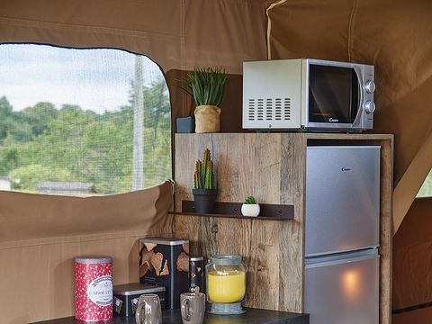 Tente en toile et en bois 4 personnes - Cabane Confort Lodge sur pilotis 32m²