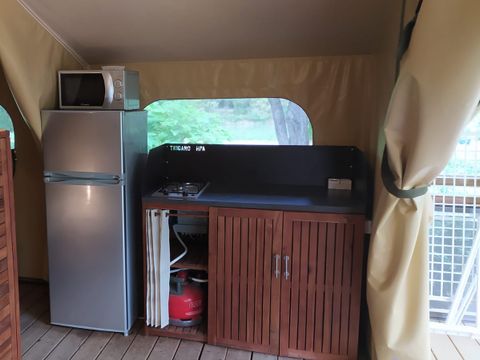 Tente en toile et en bois 4 personnes - Lodge sur pilotis Confort+ 30m² - Sans sanitaires
