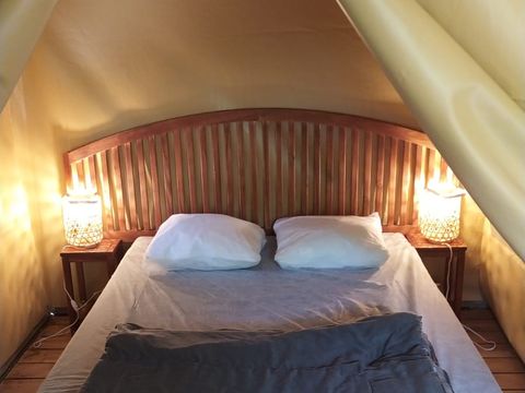 Tente en toile et en bois 4 personnes - Lodge sur pilotis Confort+ 30m² - Sans sanitaires