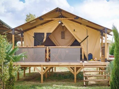 Tente en toile et en bois 4 personnes - Lodge sur pilotis Confort+ 30m² - Sans sanitaires