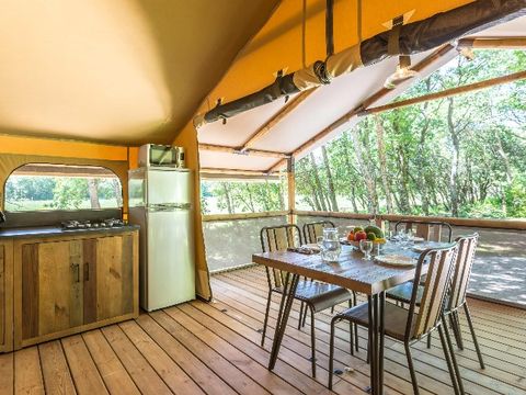 Tente en toile et en bois 5 personnes - Lodge sur pilotis Confort+ 46m²