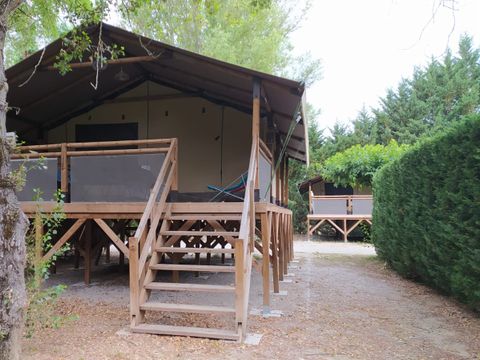 Tente en toile et en bois 5 personnes - Lodge sur pilotis Confort+ 46m²