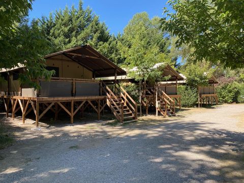 Tente en toile et en bois 5 personnes - Lodge sur pilotis Confort+ 46m² - Sans sanitaires