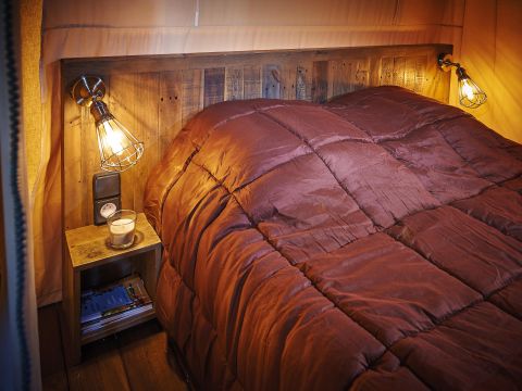 Tente en toile et en bois 5 personnes - Lodge sur pilotis Confort+ 46m² - Sans sanitaires