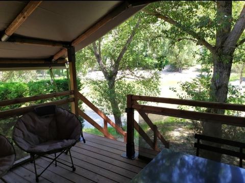 Tente en toile et en bois 5 personnes - Lodge sur pilotis Confort+ 46m² - Sans sanitaires