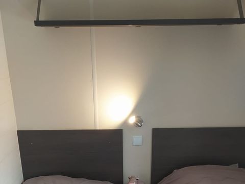 Mobilhome 6 personnes - Mobil-home Family Confort 32m² (3 chambres) + Terrasse couverte + Clim