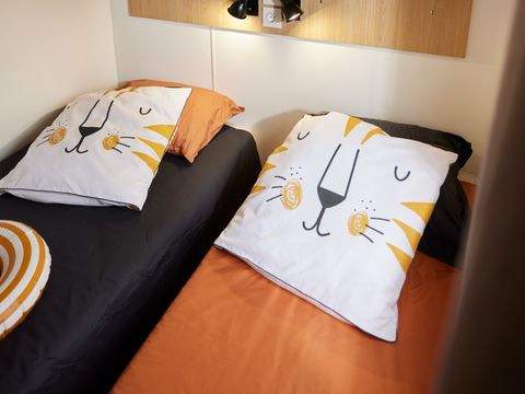 Mobilhome 7 personnes - 35m² Premium - 3 chambres - Terrasse - Lave-vaisselle - TV - Clim