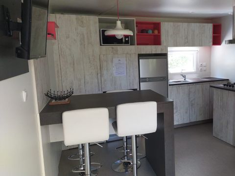 MOBILHOME 5 personnes - Mobil-home Premium + 40m² (2ch - 5pers) + TV + LV + BBQ + Clim + 2 SDB