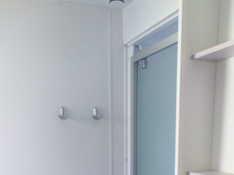 MOBILHOME 5 personnes - Mobil-home Premium + 40m² (2ch - 5pers) + TV + LV + BBQ + Clim + 2 SDB