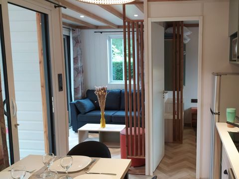 Chalet 6 personnes - Badiane Premium - 35m² - 2 chambres - Terrasse 19m² - Lave vaisselle - TV - 2 salles de bain - Clim
