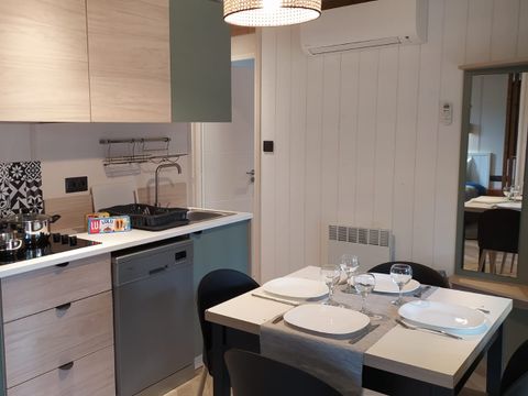 Chalet 6 personnes - Badiane Premium - 35m² - 2 chambres - Terrasse 19m² - Lave vaisselle - TV - 2 salles de bain - Clim