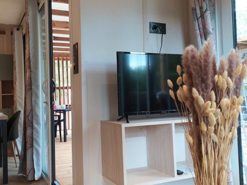 Chalet 6 personnes - Badiane Premium - 35m² - 2 chambres - Terrasse 19m² - Lave vaisselle - TV - 2 salles de bain - Clim