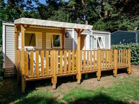 MOBILHOME 6 personnes - Classique | 3 Chambres | 6 Couchages | Terrasse semi couverte | 1 Salle de bain MOBILHOME 6 personnes - Classique | 3 Chambres | 6 Couchages | Terrasse semi couverte | 1 Salle de bain