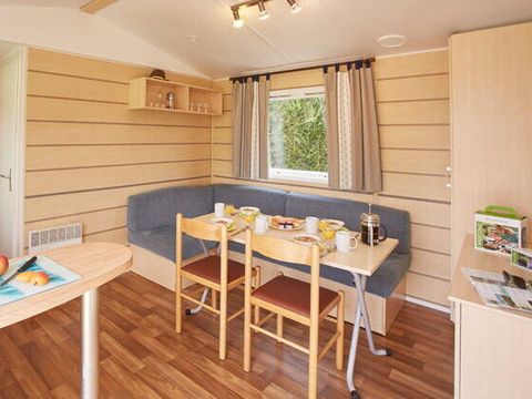 MOBILHOME 6 personnes - Classique | 2 Chambres | 4 à 6 Couchages | Terrasse semi-couverte | 1 Salle de bain | TV MOBILHOME 6 personnes - Classique | 2 Chambres | 4 à 6 Couchages | Terrasse semi-couverte | 1 Salle de bain | TV