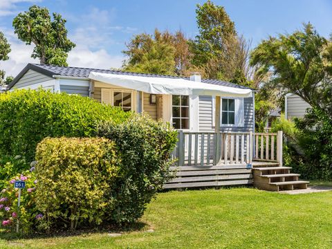 MOBILHOME 6 personnes - Confort | 3 Chambres | 6 Couchages | Terrasse couverte | 1 Salle de bain MOBILHOME 6 personnes - Confort | 3 Chambres | 6 Couchages | Terrasse couverte | 1 Salle de bain