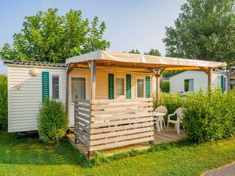 MOBILHOME 2 personnes - Classique | 2 Chambres | 2 Couchages | Petite Terrasse | 1 Salle de bain MOBILHOME 2 personnes - Classique | 2 Chambres | 2 Couchages | Petite Terrasse | 1 Salle de bain