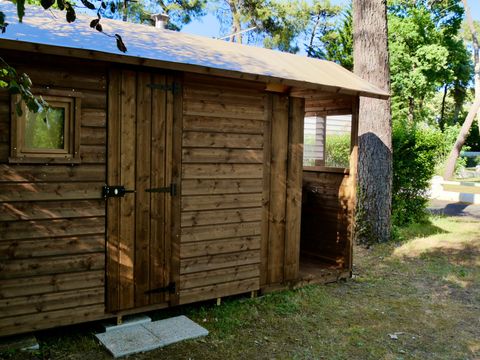 Emplacement - Forfait Premium Freecamp (16A + TV): Sanitaires Privés + coin cuisine