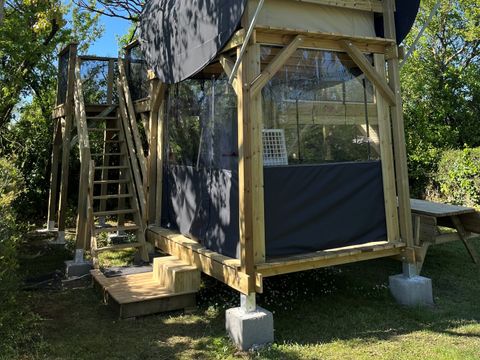 Insolite 2 personnes - D’Tente DKbane 12m² INSOLITE - 1 chambre + terrasse (sans sanitaires)