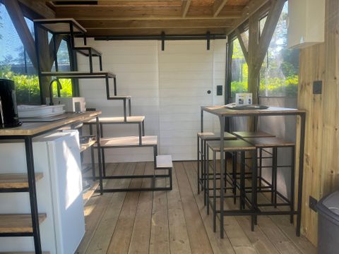 Hébergement 3/4 personnes - DK'ouverte DKbane - INSOLITE - 2 chambres - Avec sanitaires et sans - TV