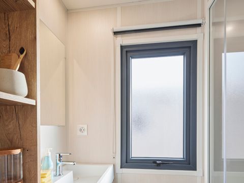 MOBILHOME 4 personnes - Palmy Premium 24,5m2 (2ch -  4pers) + CLIM + TV + LV + Terrasse Couverte