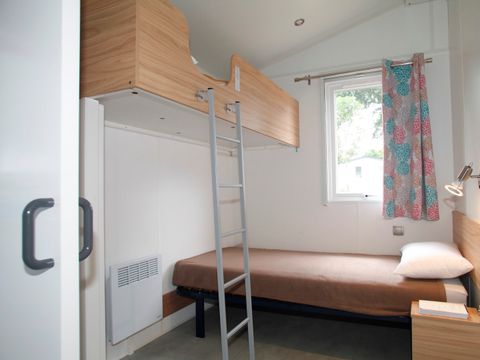 MOBILHOME 4 personnes - Confort 29m² - 2 chambres - Terrasse couverte - TV