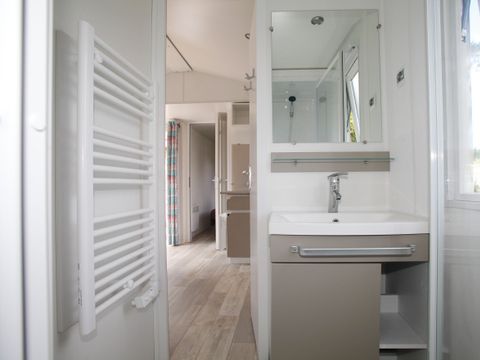 MOBILHOME 6 personnes - Confort 29m² - 3 chambres - Terrasse couverte - TV - lave-vaisselle