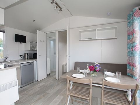 MOBILHOME 6 personnes - Confort 29m² - 3 chambres - Terrasse couverte - TV - lave-vaisselle