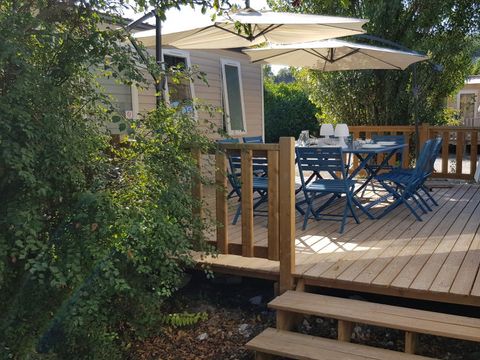 MOBILHOME 8 personnes - MH4 COTTAGE TRIBU 52.6 m² (2 Mobil-homes face à face avec terrasse commune)