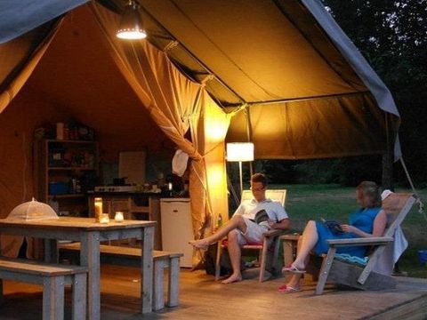 TENTE TOILE ET BOIS 5 personnes - LODGE NATURE 35 m²
