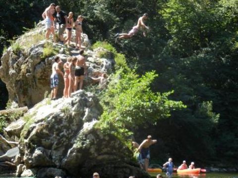 Camping Des Arcades - Camping Lot - Image N°38