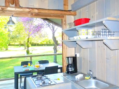 HÉBERGEMENT INSOLITE 6 personnes - CABANE SUR PILOTIS