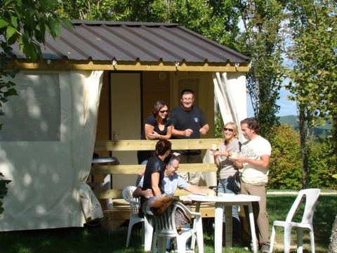 MOBILHOME 5 personnes - TITHOME sans douche