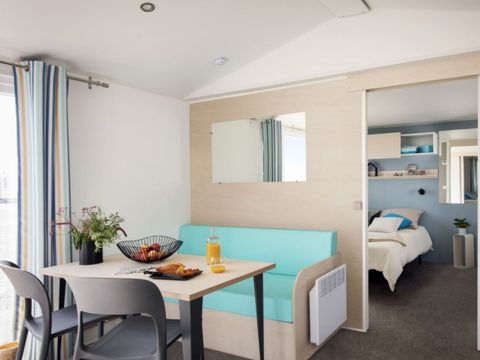 MOBILHOME 4 personnes - Classique 2 chambres 4.  PMR ( Personnes à mobilité réduite prioritairement)