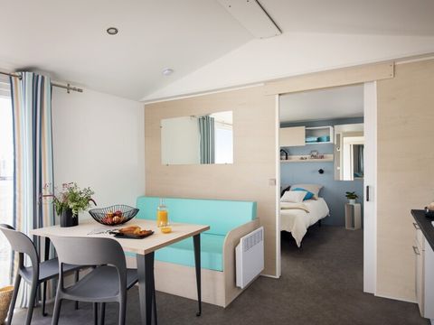 MOBILHOME 4 personnes - Classique 2 chambres 4.  PMR ( Personnes à mobilité réduite prioritairement)