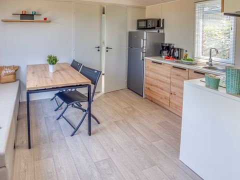 MOBILHOME 5 personnes - Loggia 5 personnes (4 adultes + 1 enfant)