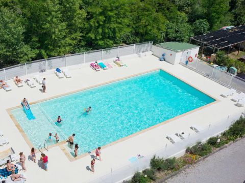 Flower Camping Le Plan d'eau - Camping Ardèche