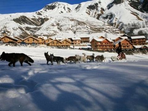 Résidence Les Chalets de l'Arvan I - Camping Savoie - Image N°2