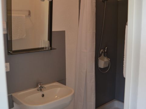 CHAMBRE 2 personnes - Motel plein pied sans cuisine