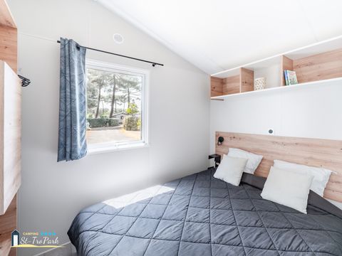 Mobilhome 4 personnes - Premium 31m² - 2 chambres - Lave Vaisselle - Terrasse semi-couverte 15m²