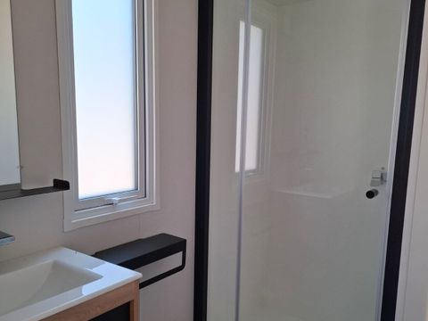 MOBILHOME 4 personnes - Mobil-home Premium 32m² (2 chambres - 2 sdb) + Lave Vaisselle + terrasse semi-couverte 15m²