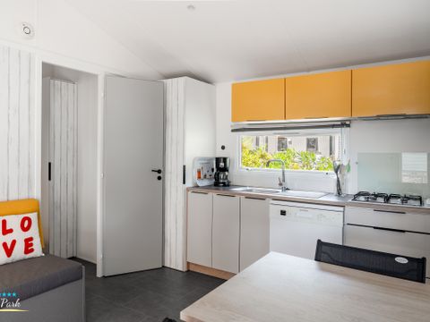 MOBILHOME 4 personnes - Mobil-home Premium 32m² (2 chambres - 2 sdb) + Lave Vaisselle + terrasse semi-couverte 15m²